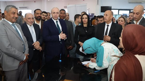 محافظ بني سويف: الملتقى التوظيفي وفر 38 تعاقد عمل لذوي الإعاقة 